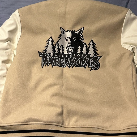 2023-2024 limited edition Lamb Chops x Minnesota Timberwolves varsity jacke - Picture 1 of 5